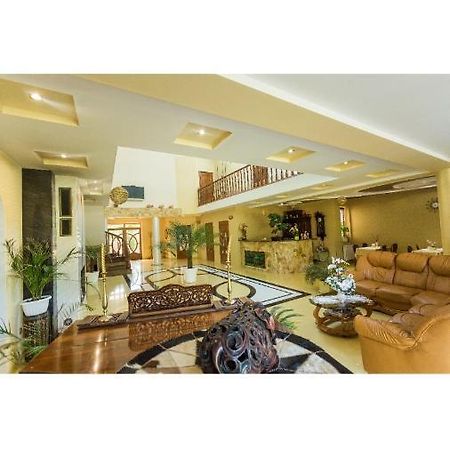 Sunrise Boutique Hotel แบรฮอฟ ภายนอก รูปภาพ